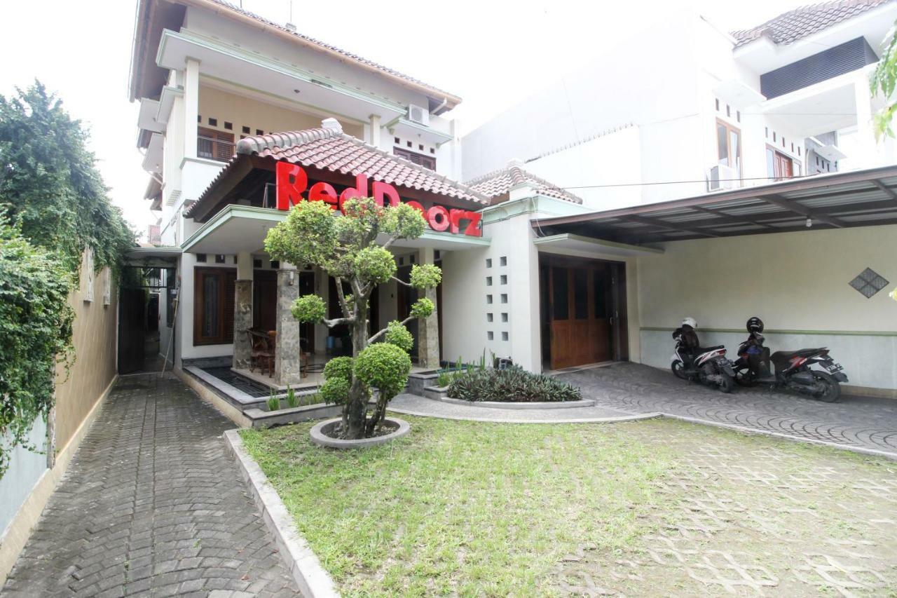 Reddoorz Plus @ Tegal Panggung Hotel Yogyakarta Exterior photo